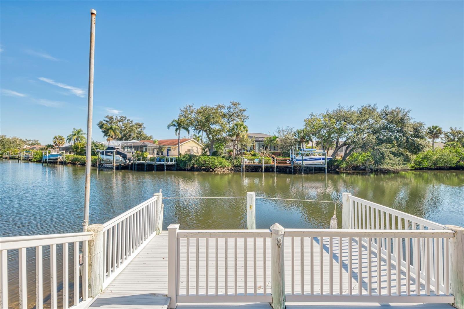 Image 51 of 55 For 602 Portia Street N