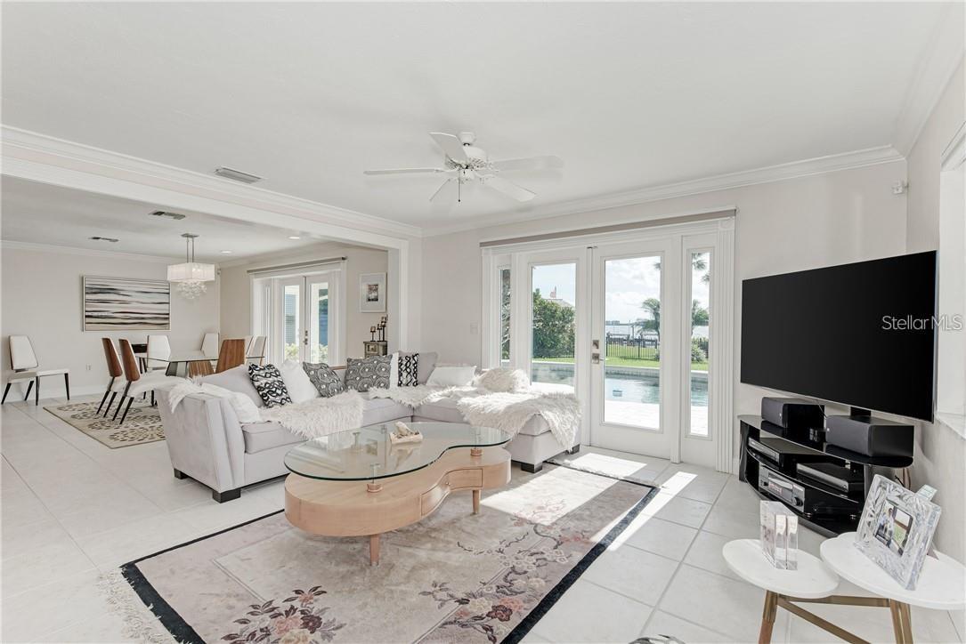 Image 13 of 50 For 7692 Cove Terrace