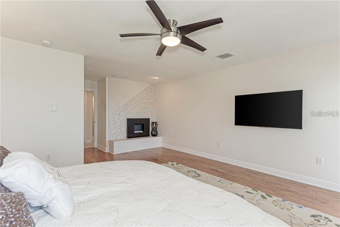 Image 31 of 50 For 7692 Cove Terrace