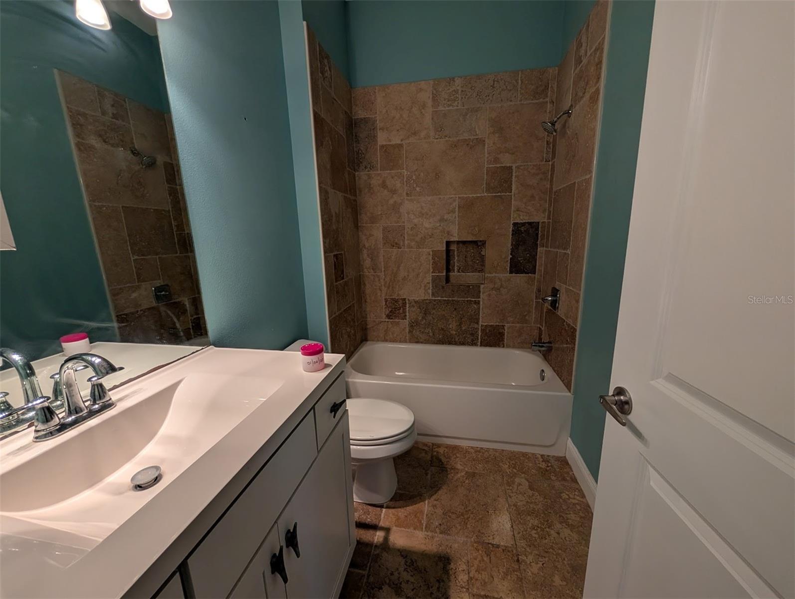 Image 24 of 51 For 13653 Heritage Way