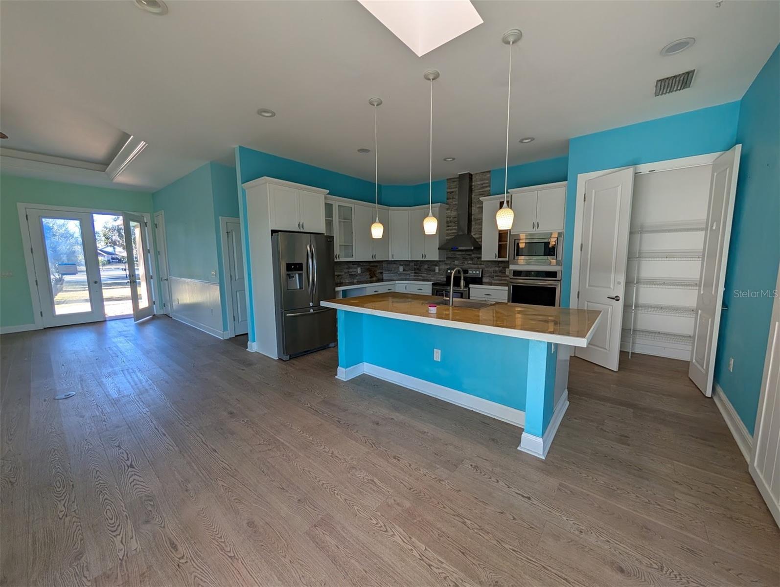 Image 8 of 51 For 13653 Heritage Way