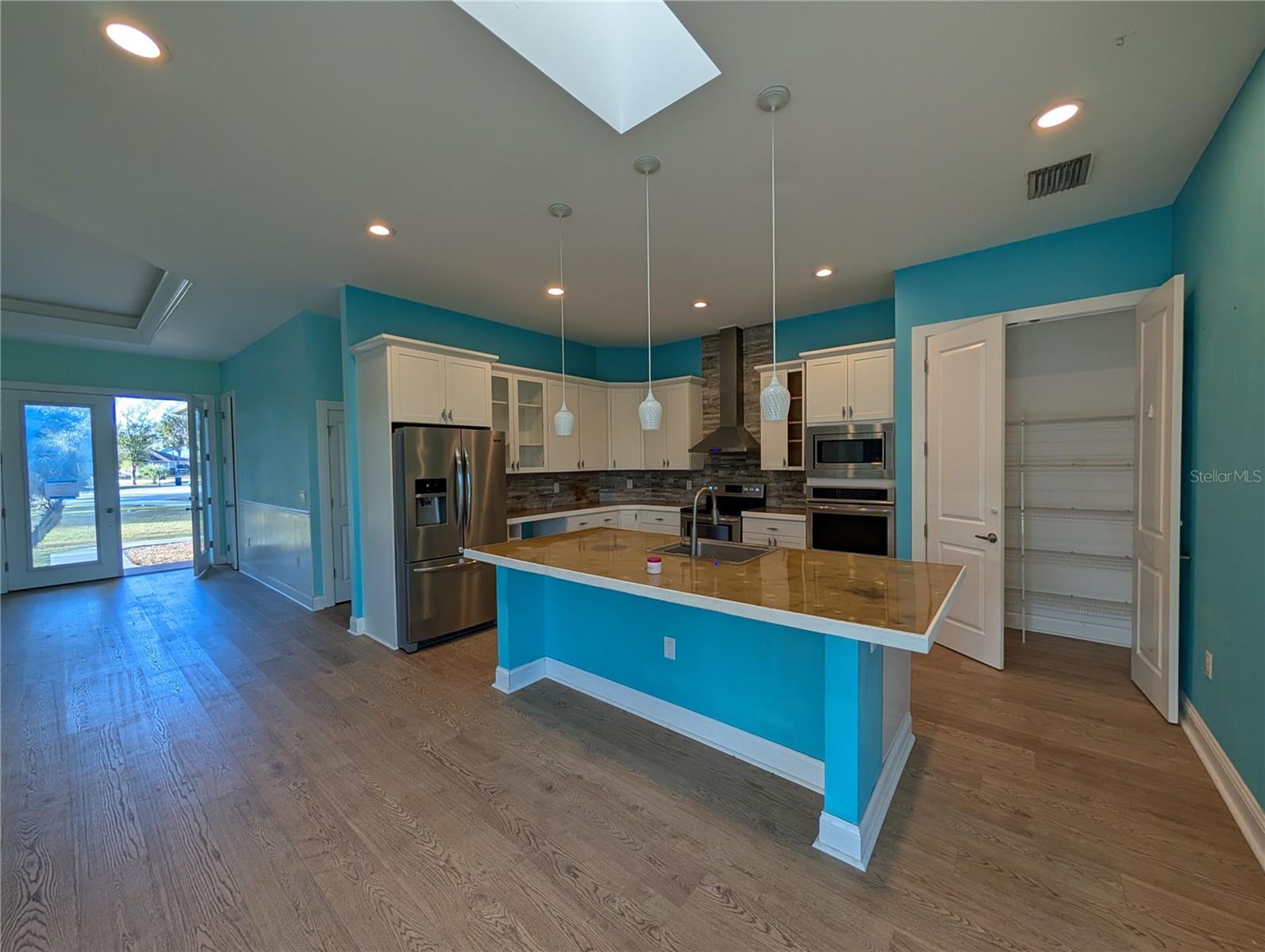 Image 9 of 51 For 13653 Heritage Way