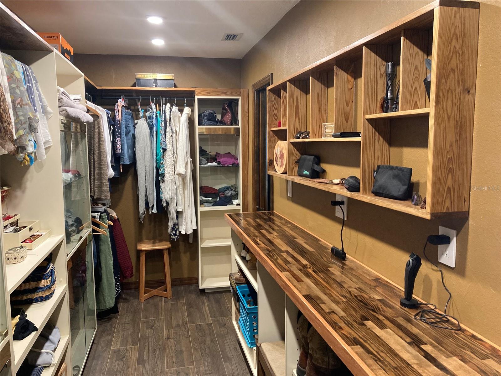 Image 37 of 81 For 6800 18th Terrace Road