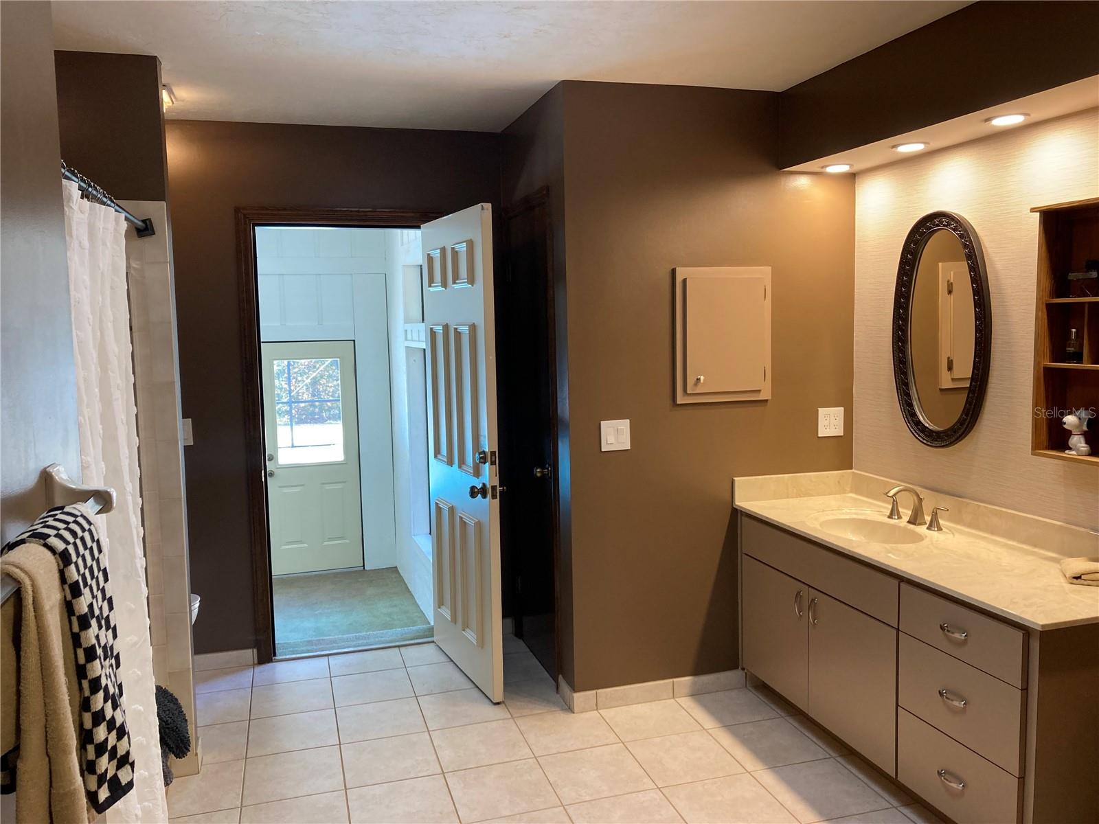 Image 41 of 81 For 6800 18th Terrace Road