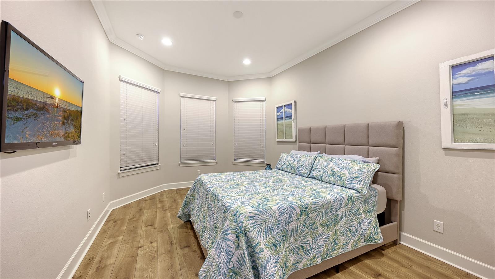 Listing photo id 29 for 13943 Messina Loop