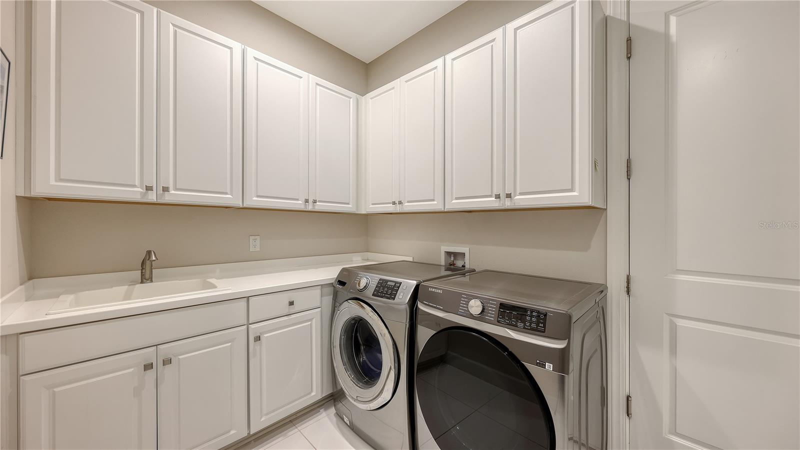 Listing photo id 36 for 13943 Messina Loop