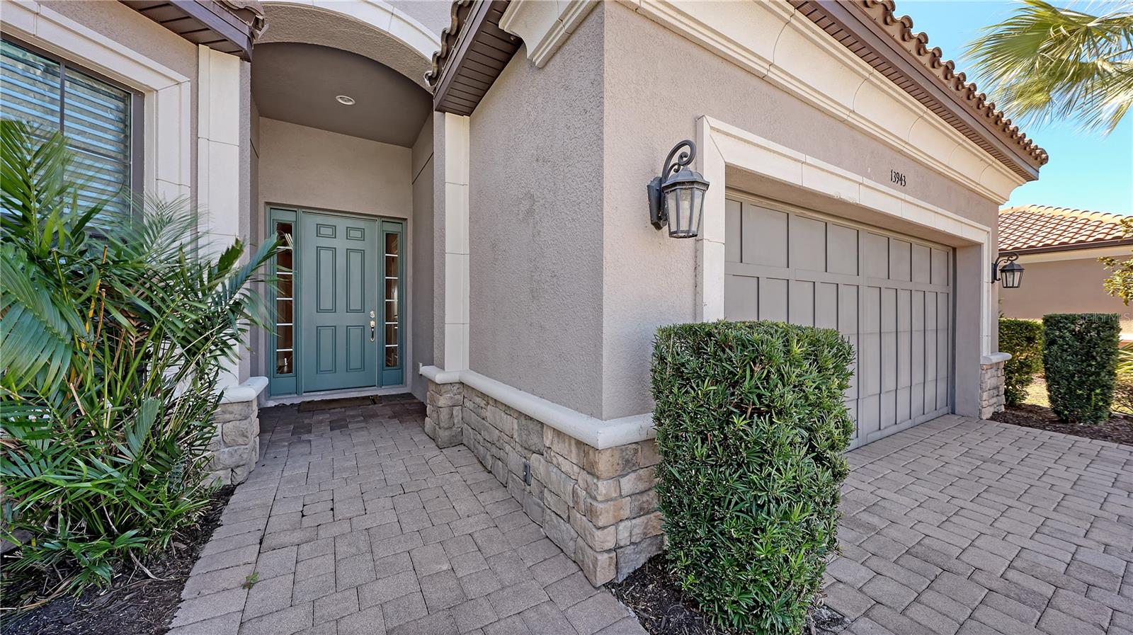 Listing photo id 2 for 13943 Messina Loop