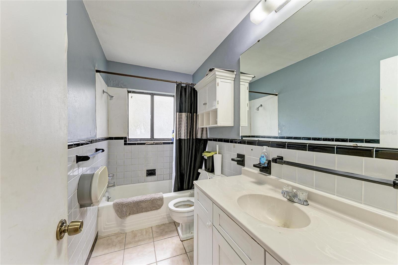 Image 22 of 49 For 1205 44th Avenue E