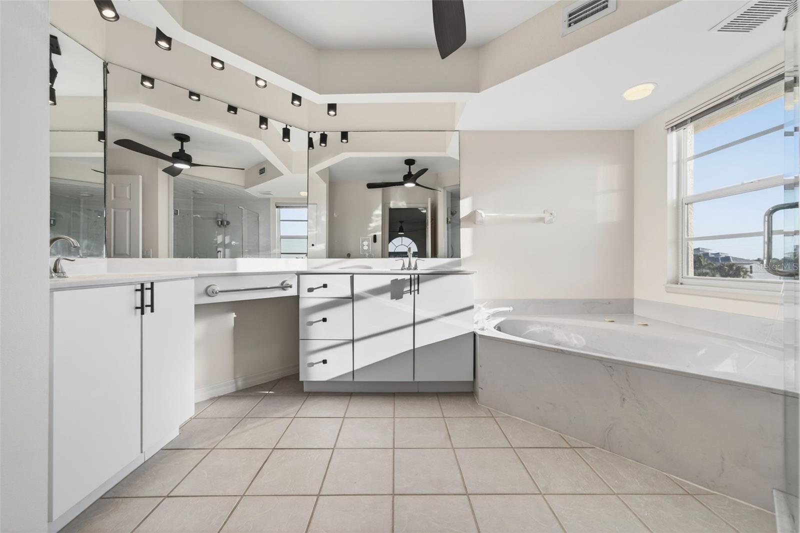 Image 30 of 72 For 3640 Bal Harbor Boulevard 131