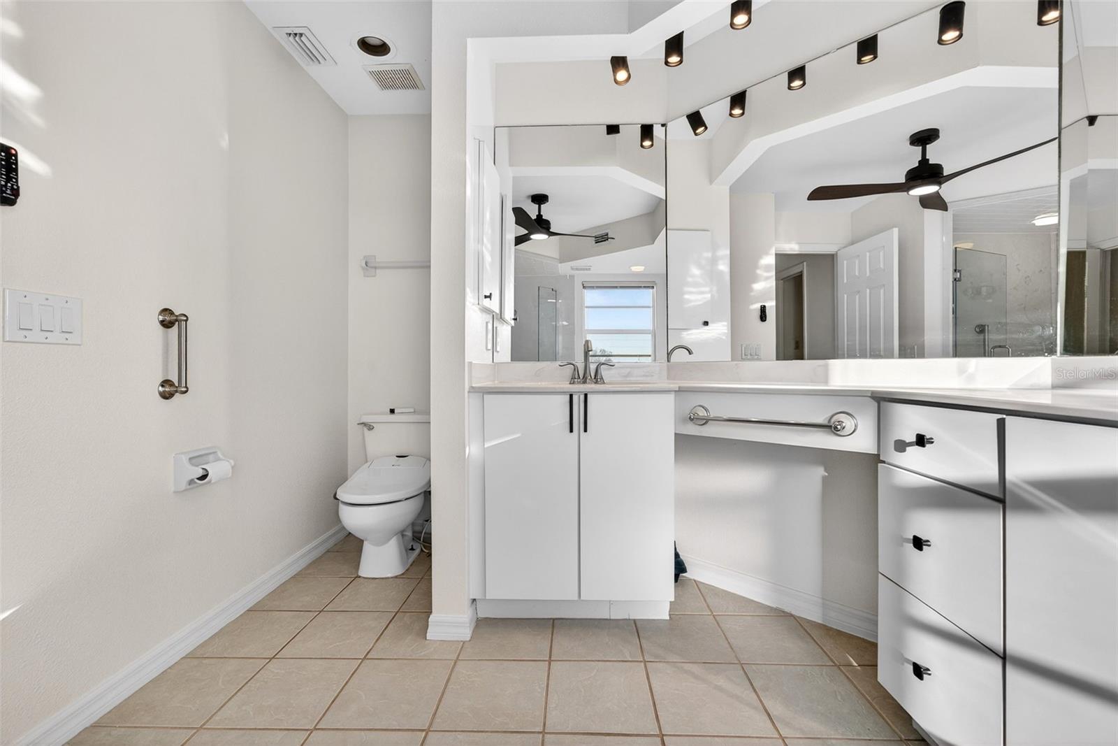 Image 32 of 72 For 3640 Bal Harbor Boulevard 131