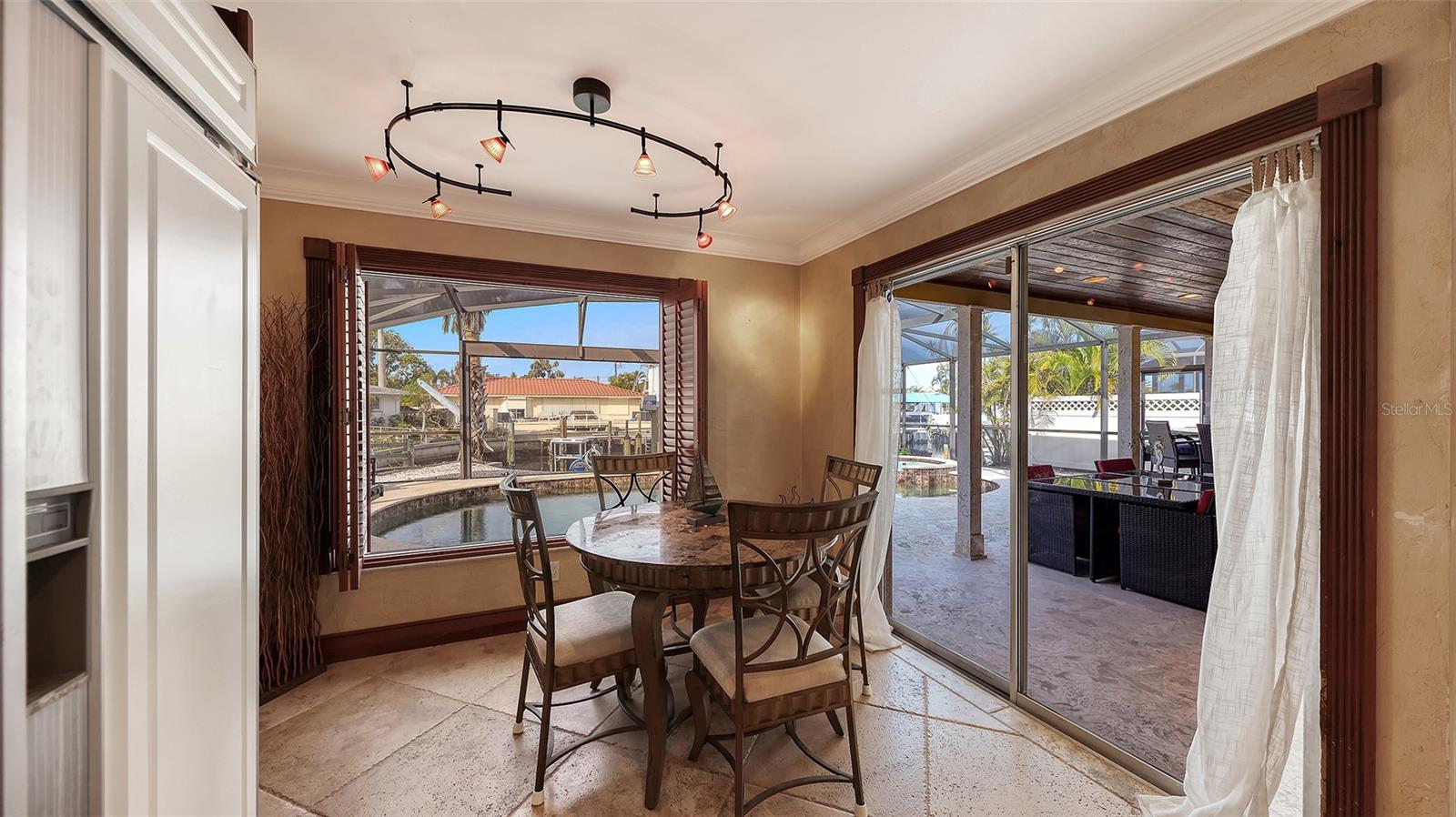 Image 12 of 86 For 4216 Plumosa Street W