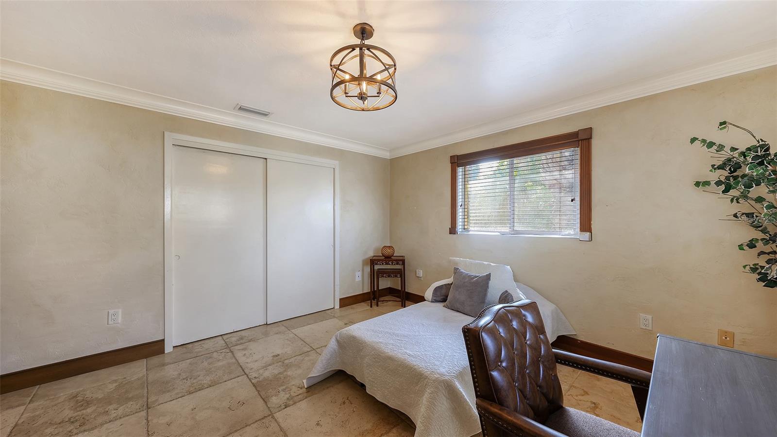 Image 22 of 86 For 4216 Plumosa Street W