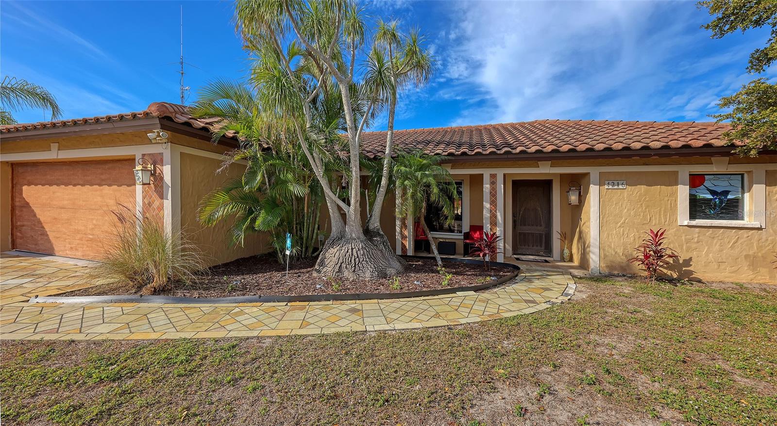 Image 4 of 86 For 4216 Plumosa Street W