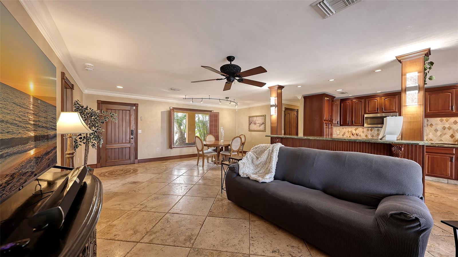 Image 9 of 86 For 4216 Plumosa Street W