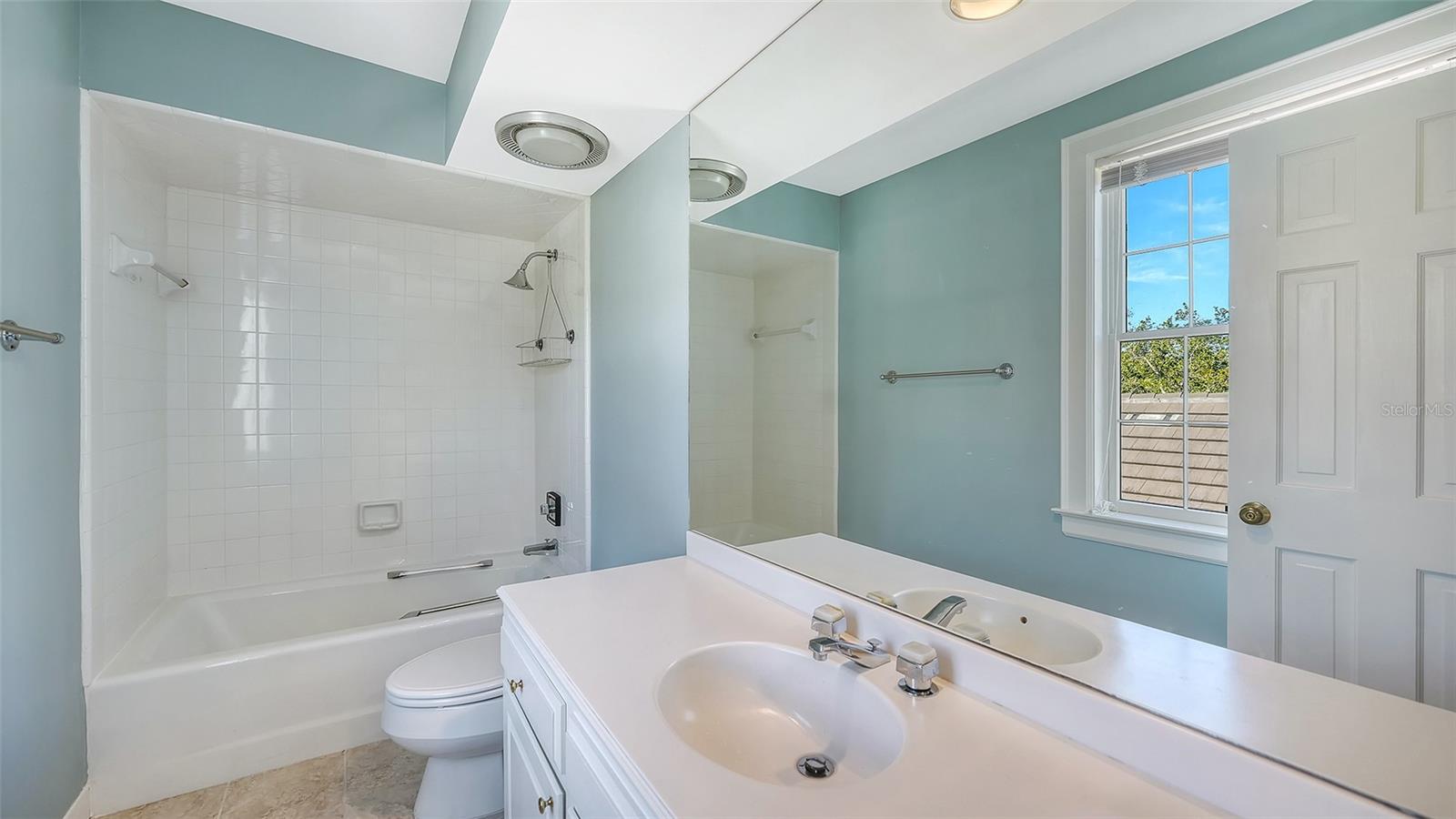 Image 39 of 86 For 57 Bishops Court Road 121