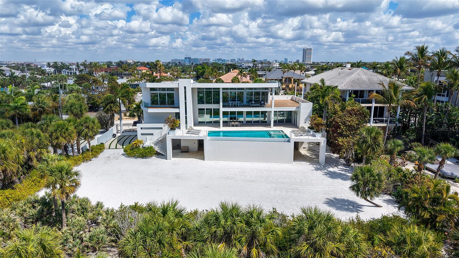 Image 3 of 100 For 160 Whittier Drive