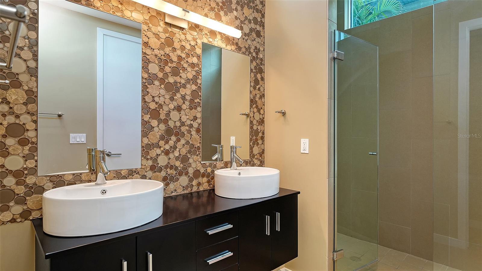 Image 41 of 100 For 160 Whittier Drive