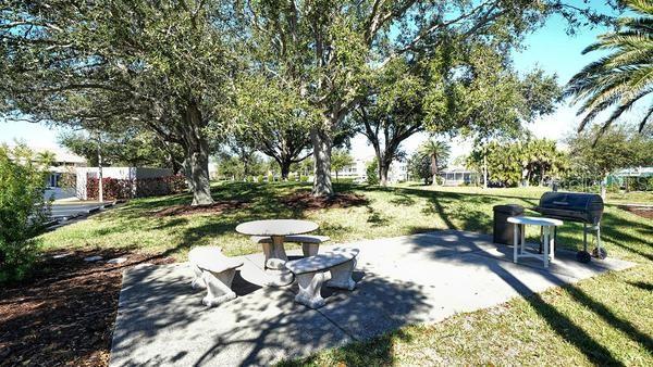 Image 36 of 65 For 9601 Castle Point Drive 815