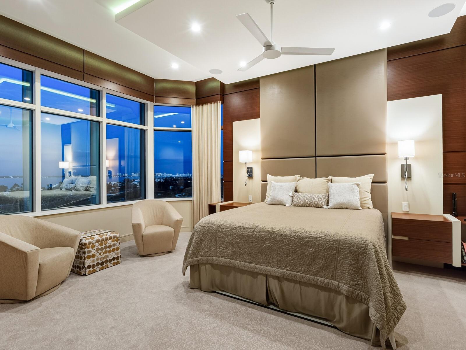 Image 32 of 53 For 655 Longboat Club Road 1ph