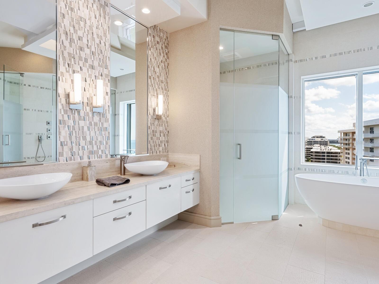 Image 36 of 53 For 655 Longboat Club Road 1ph