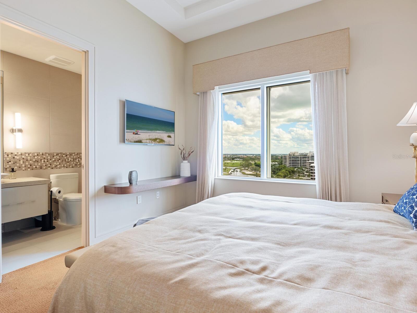 Image 40 of 53 For 655 Longboat Club Road 1ph