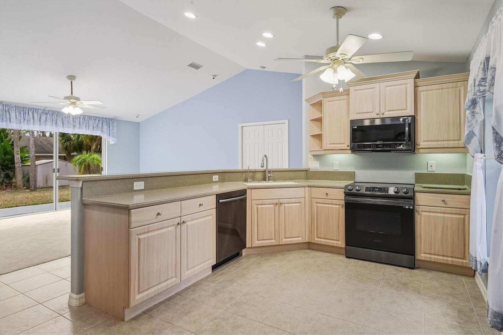 Image 10 of 30 For 3447 Nadasky Avenue