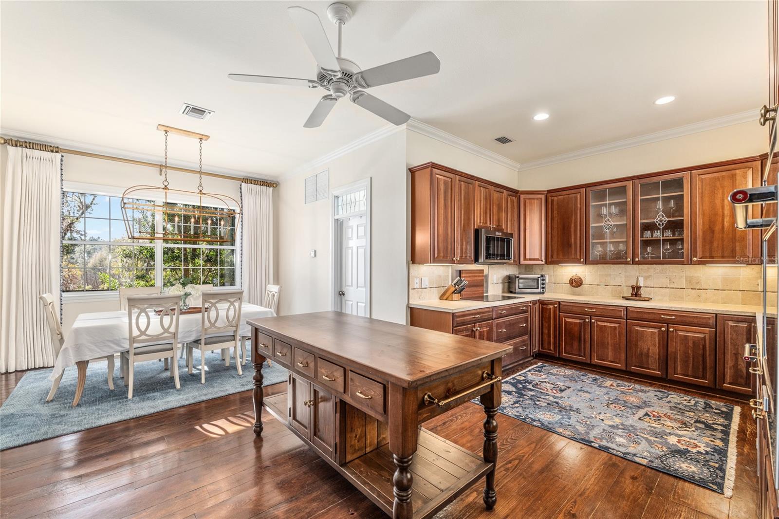 Image 12 of 70 For 33 Lake Wood Circle