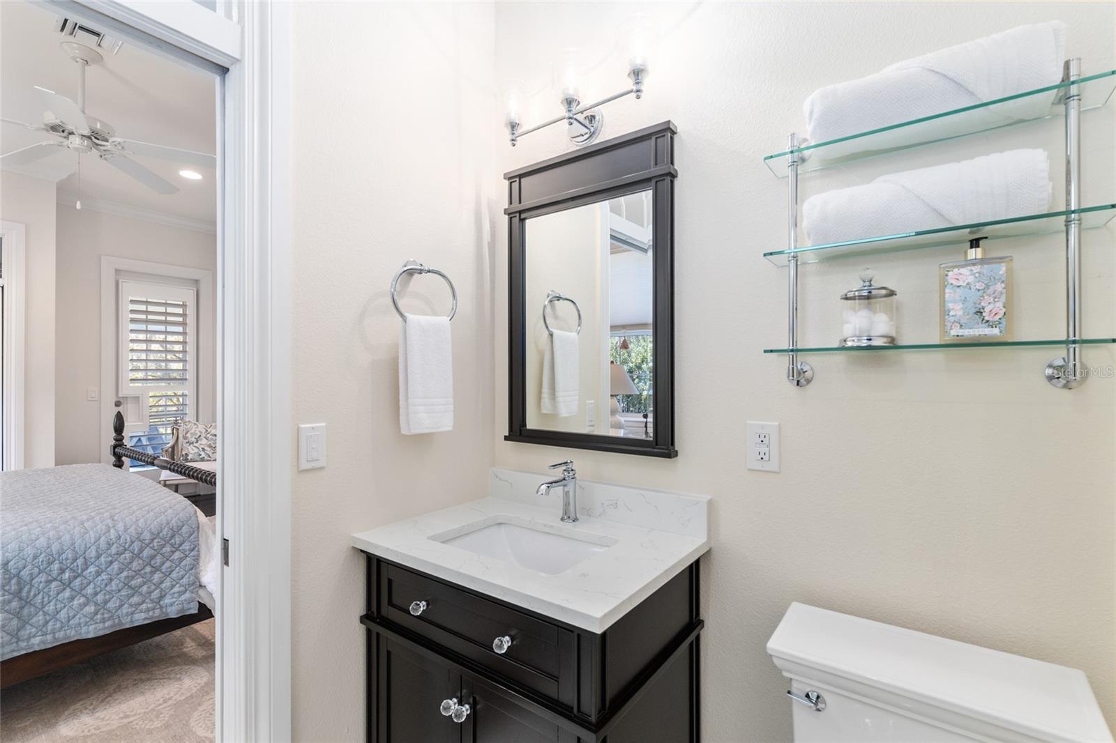 Image 30 of 70 For 33 Lake Wood Circle