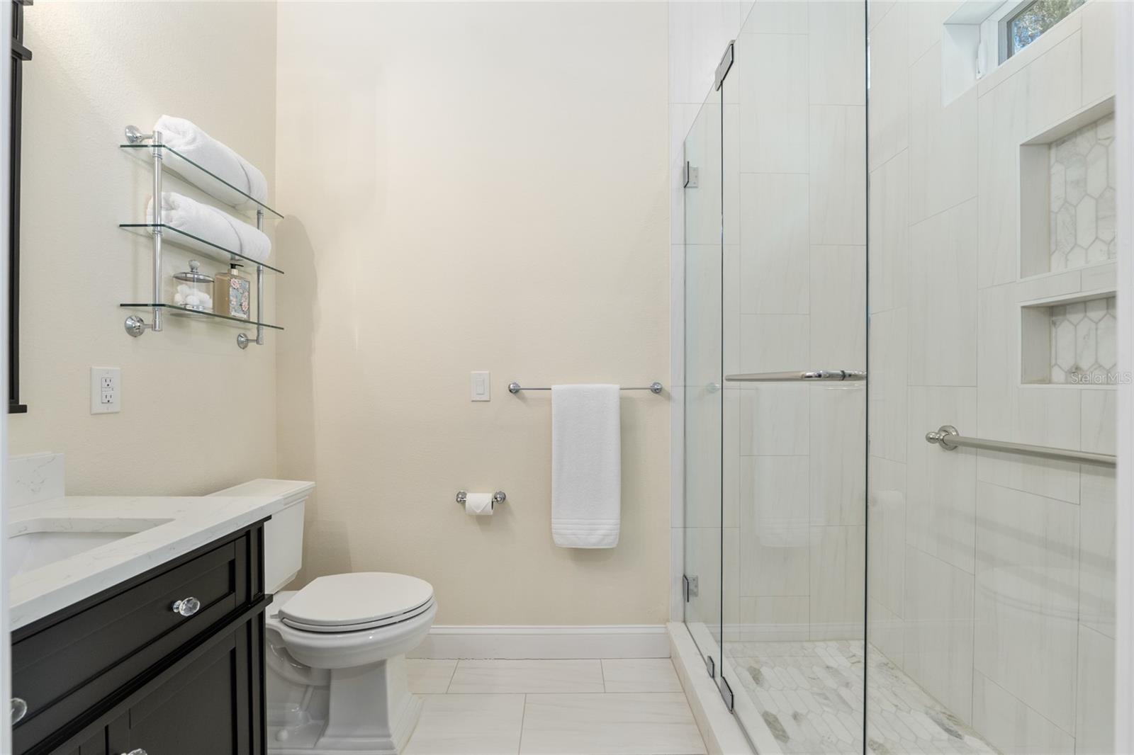 Image 32 of 70 For 33 Lake Wood Circle