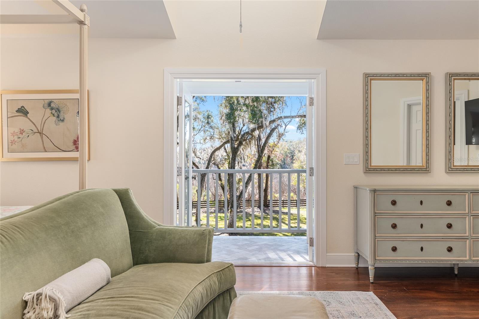 Image 38 of 70 For 33 Lake Wood Circle