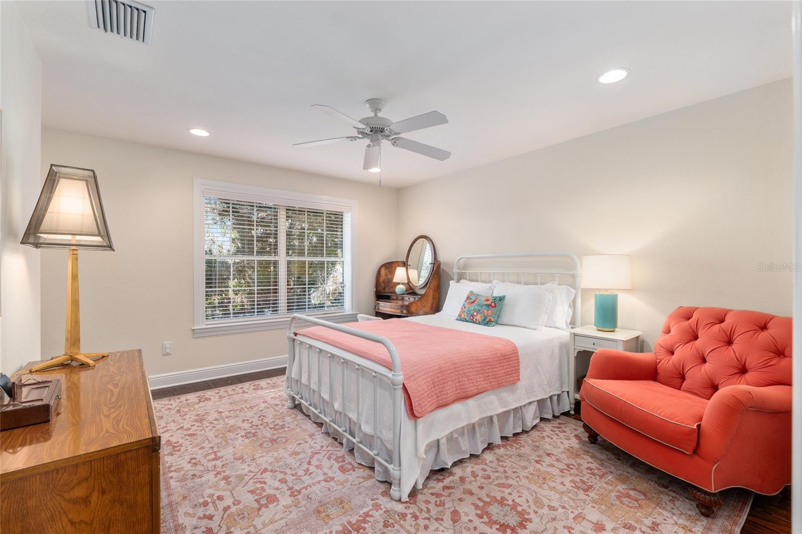 Image 46 of 70 For 33 Lake Wood Circle