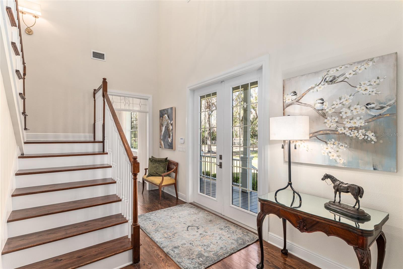 Image 5 of 70 For 33 Lake Wood Circle