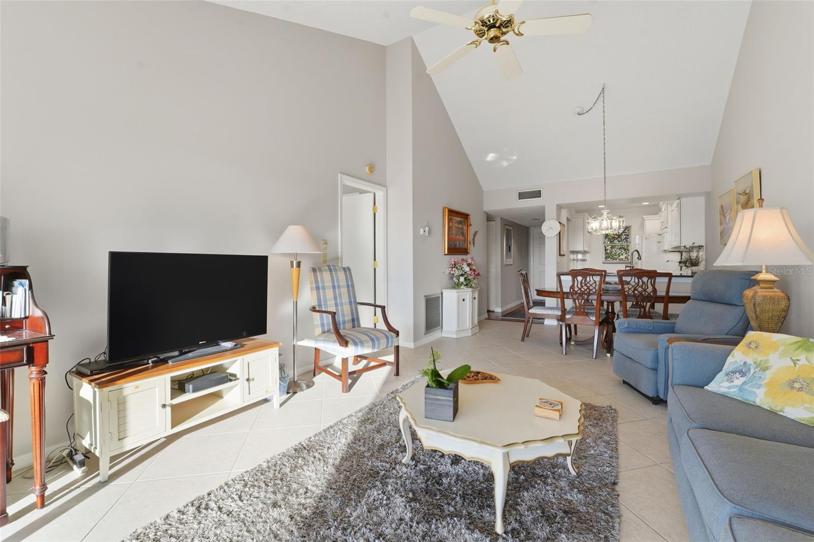 Image 15 of 28 For 437 Cerromar Lane 520