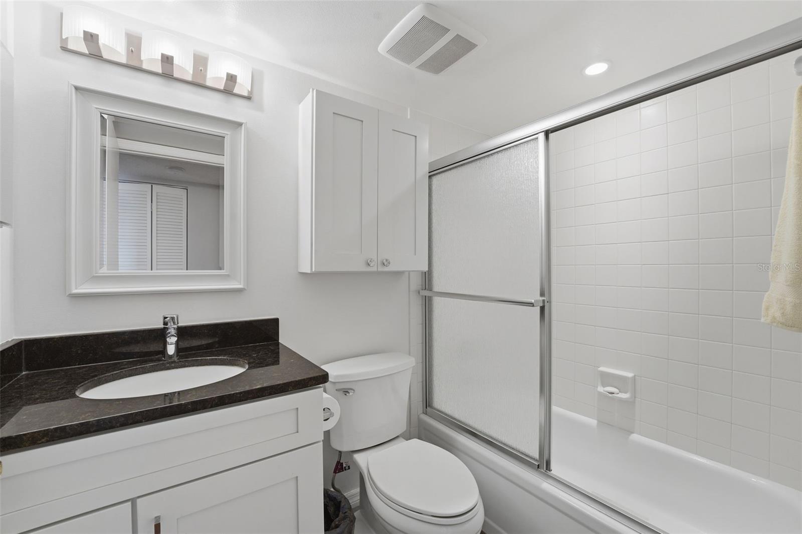 Image 18 of 28 For 437 Cerromar Lane 520