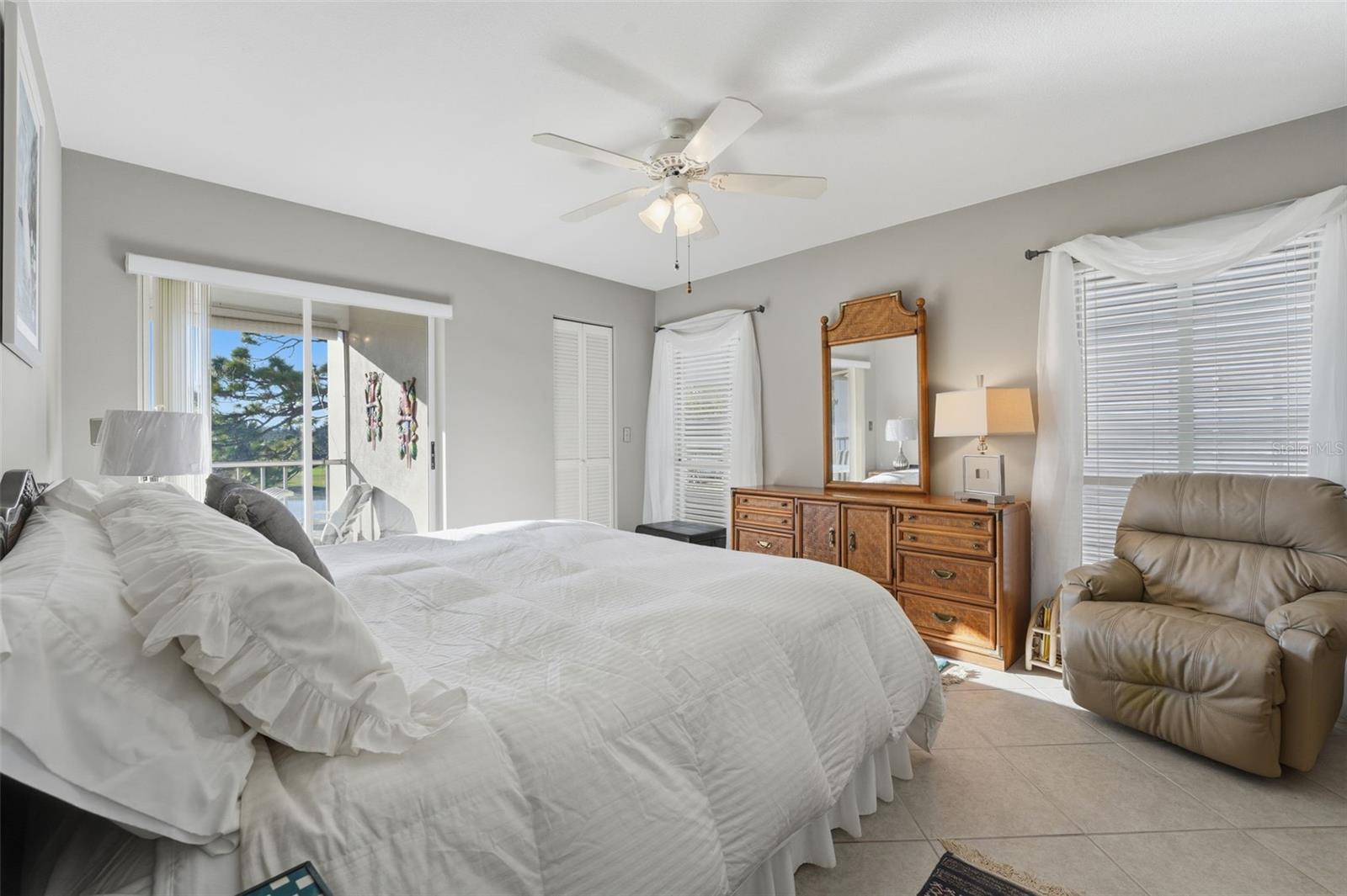 Image 19 of 28 For 437 Cerromar Lane 520