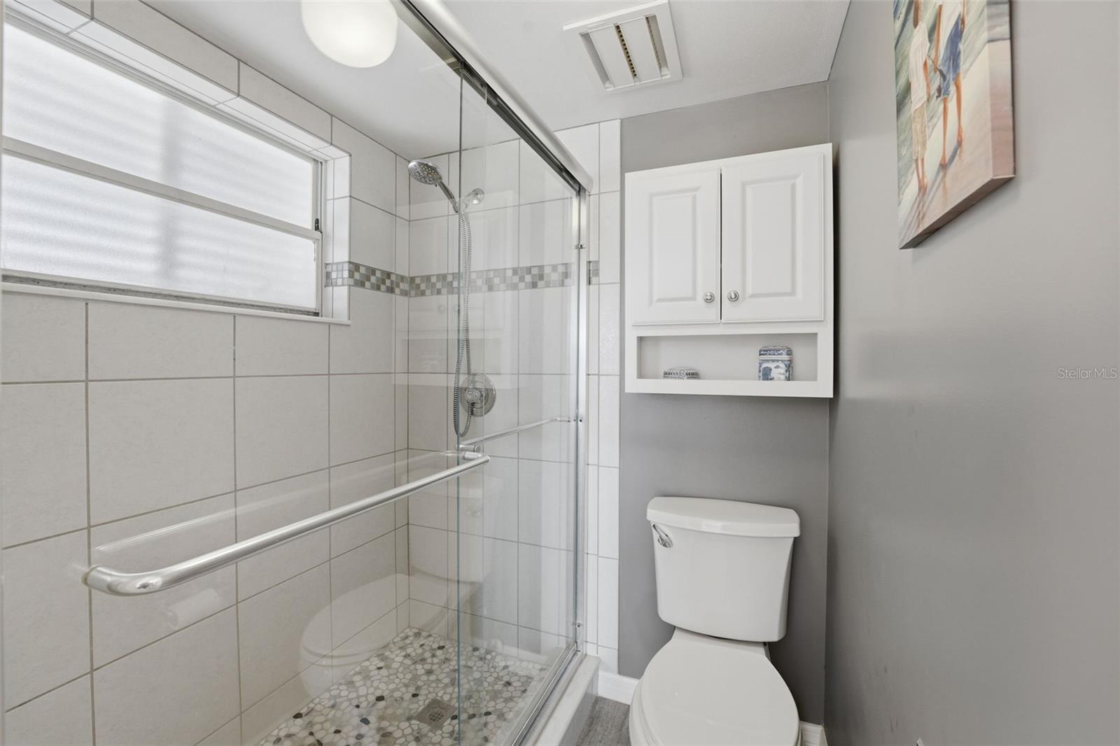 Image 24 of 28 For 437 Cerromar Lane 520