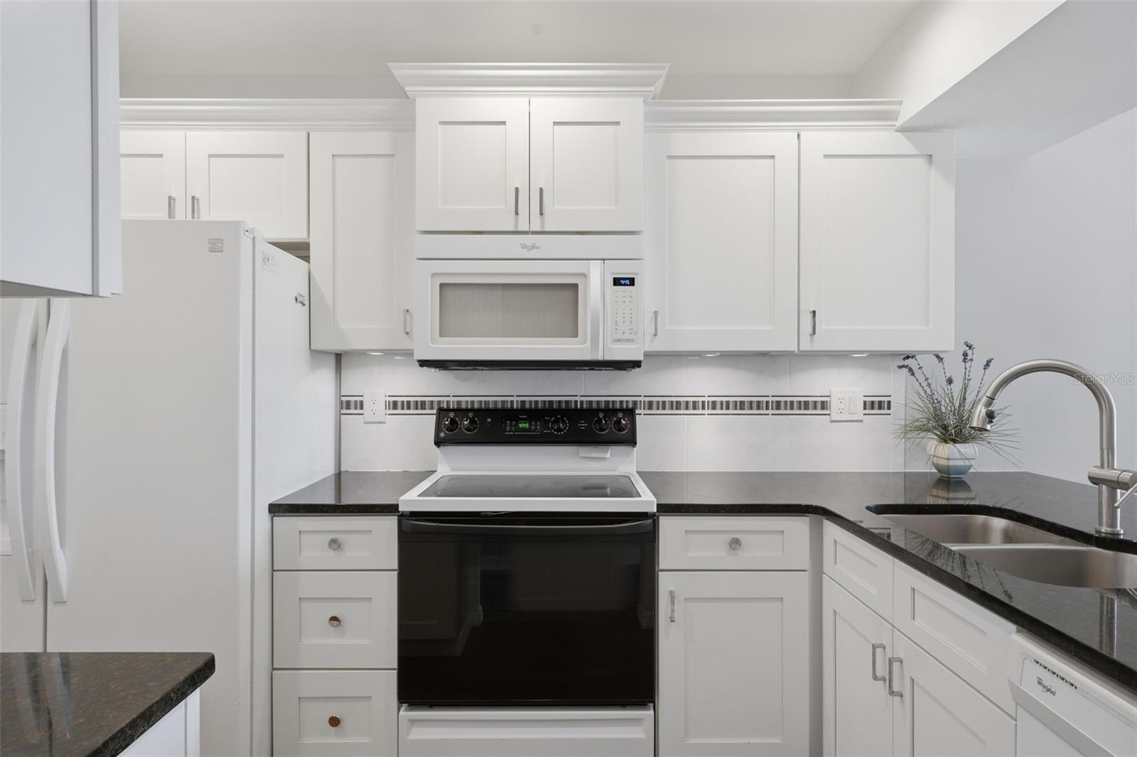 Image 9 of 28 For 437 Cerromar Lane 520