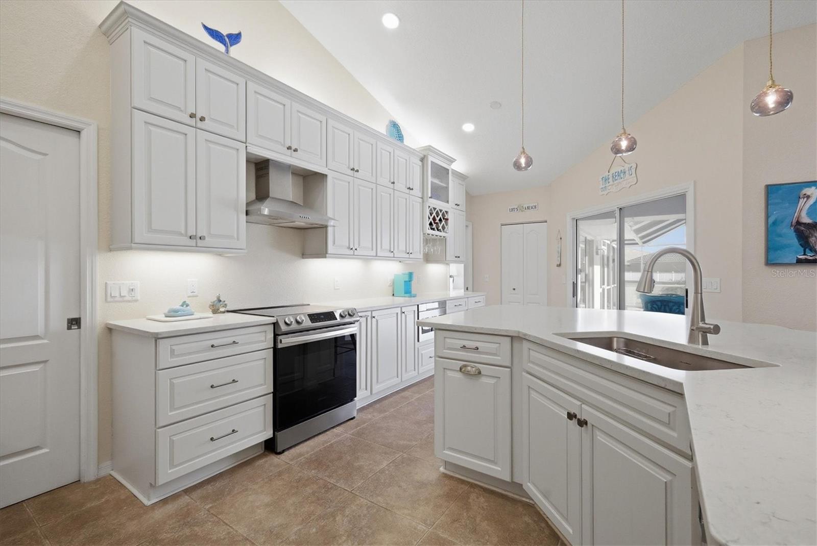 Image 15 of 40 For 1060 Truman Street