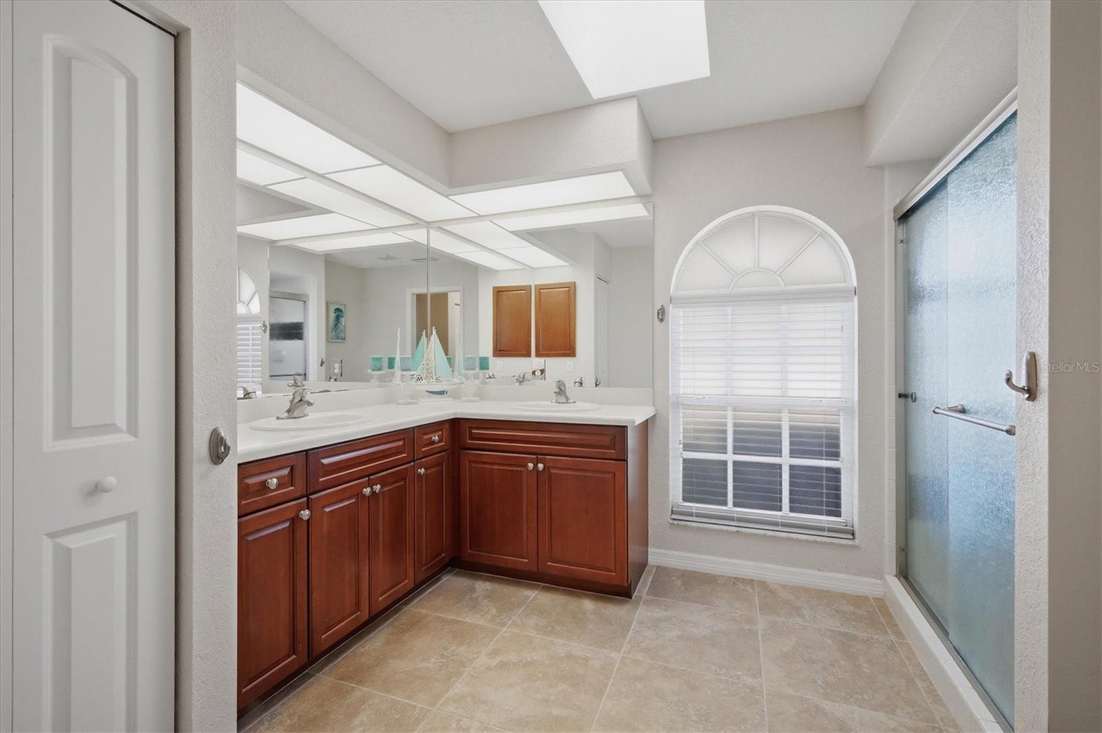 Image 19 of 40 For 1060 Truman Street