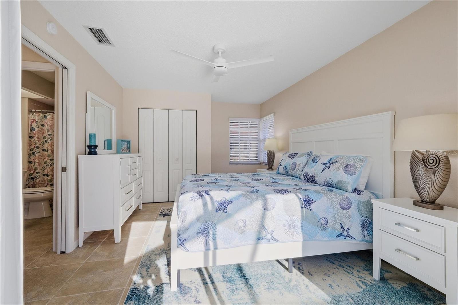 Image 22 of 40 For 1060 Truman Street