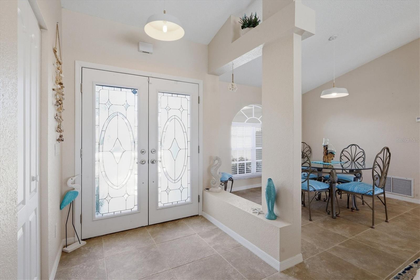 Image 4 of 40 For 1060 Truman Street