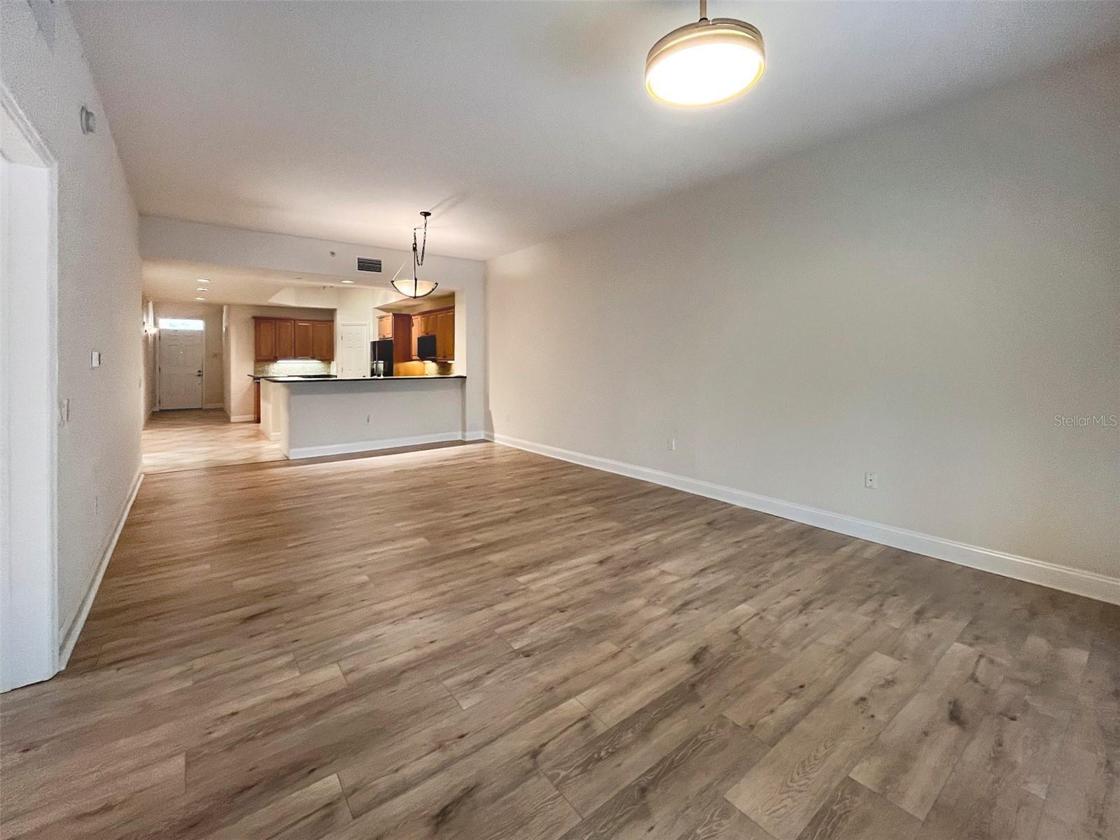 Image 7 of 26 For 7710 Lake Vista Court 206