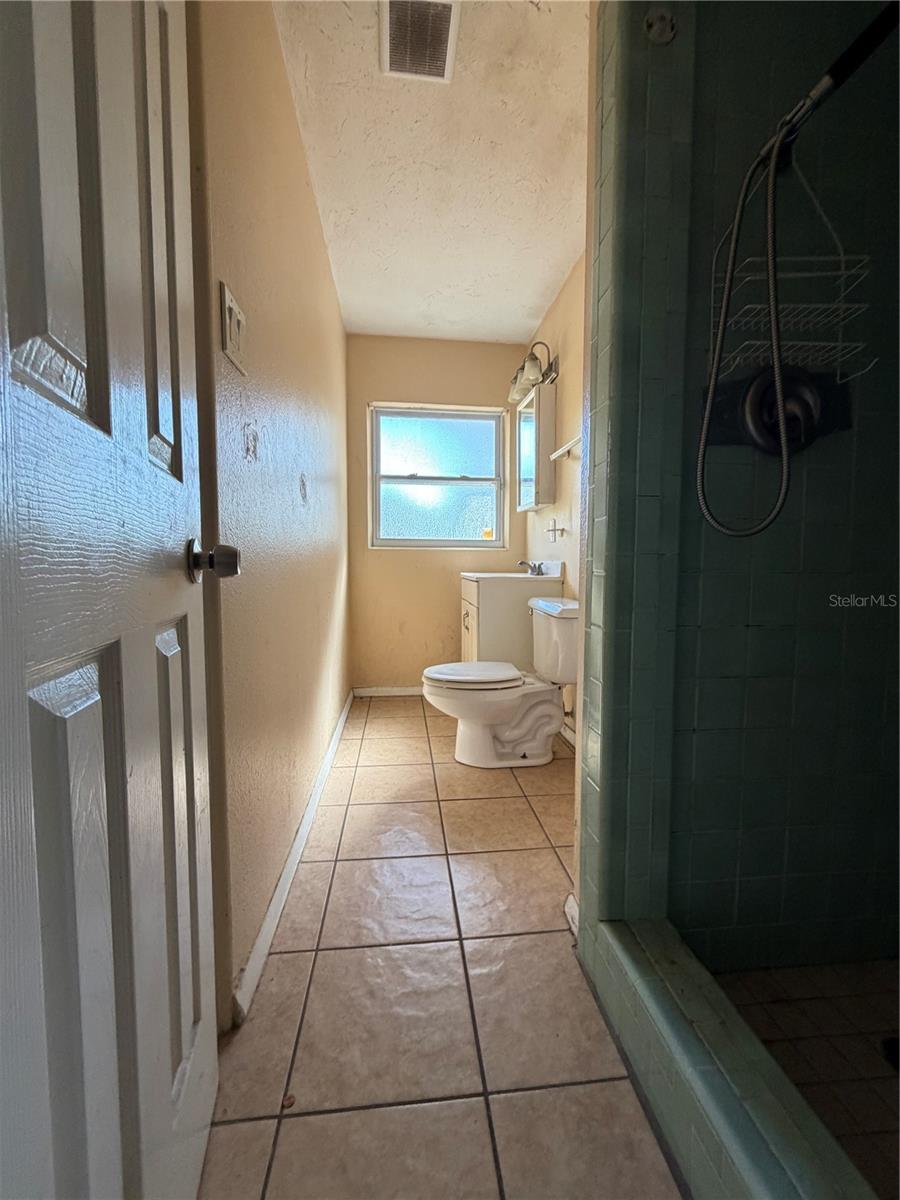 Image 11 of 30 For 1062 40th Street