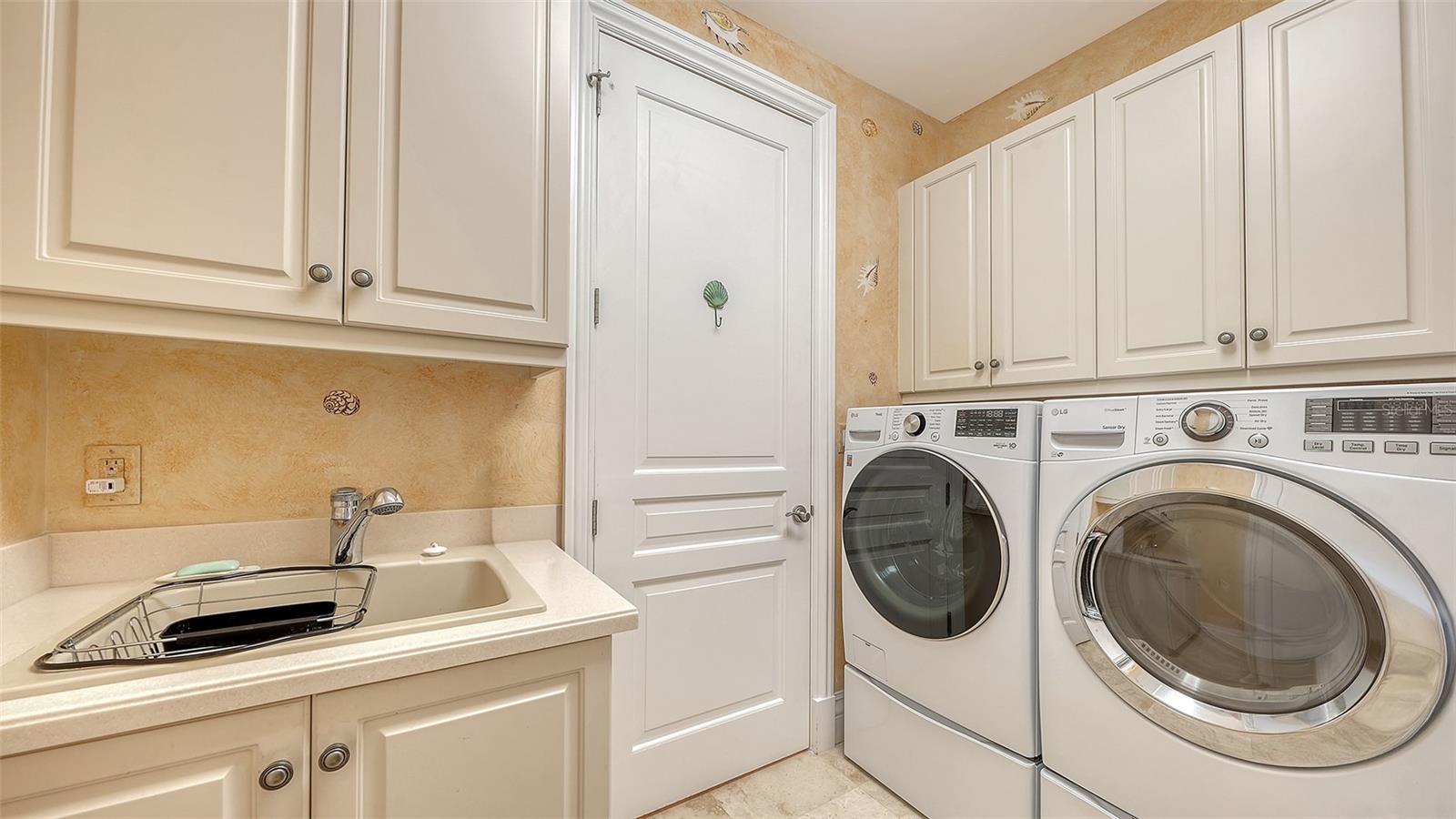 Image 40 of 61 For 4127 Gulf Of Mexico Drive N102