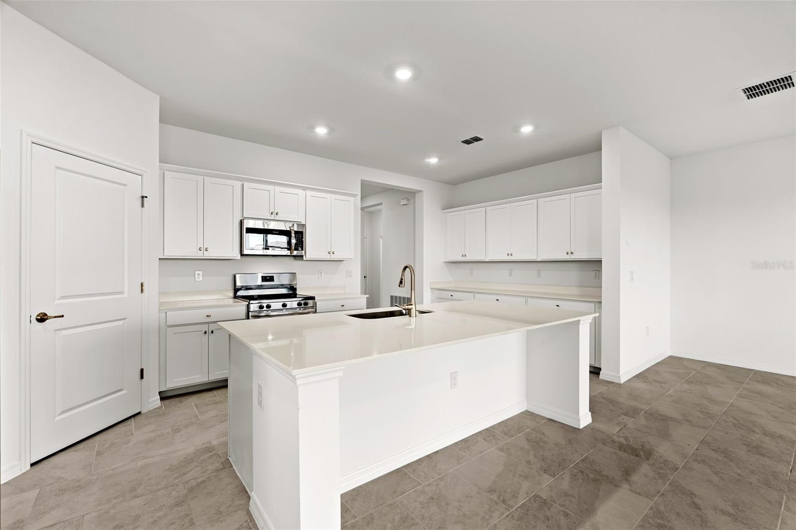 Image 27 of 56 For 17826 Garden Grove Way