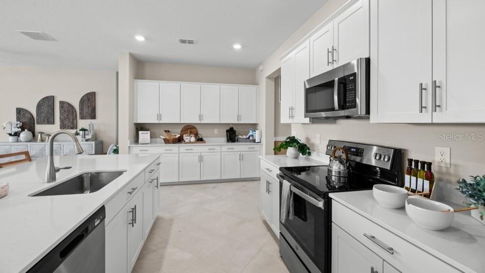 Image 7 of 56 For 17826 Garden Grove Way