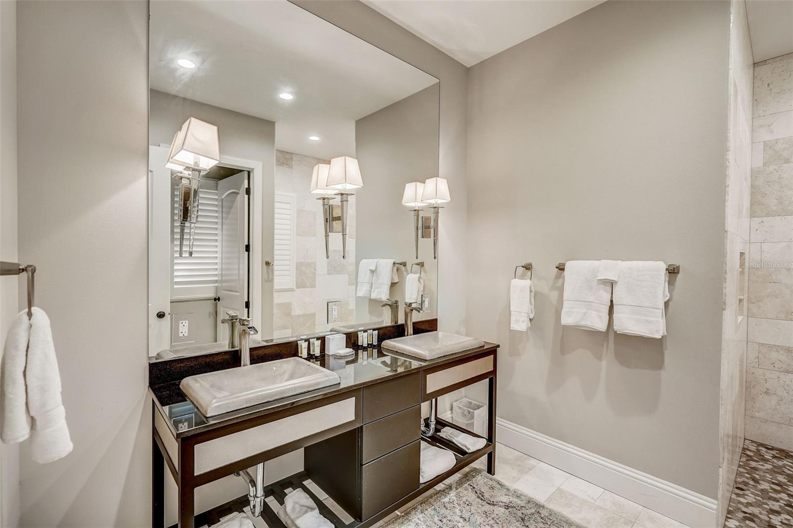 Image 20 of 67 For 125 Blvd Of Presidents