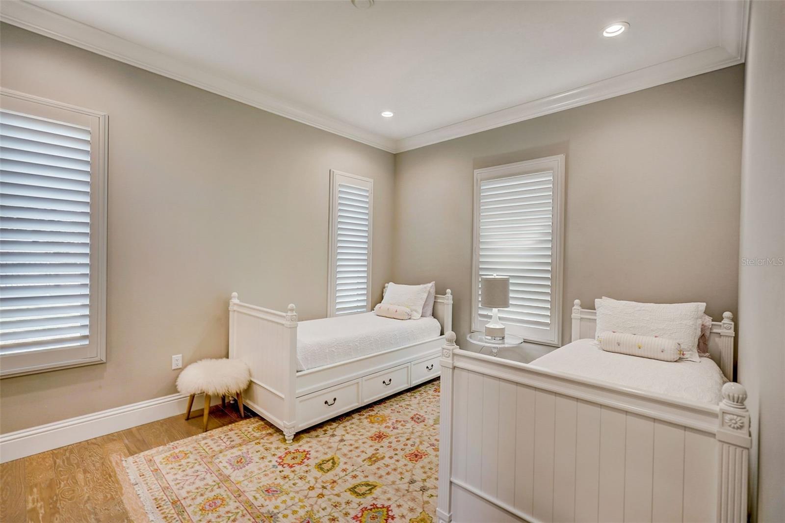 Image 25 of 67 For 125 Blvd Of Presidents