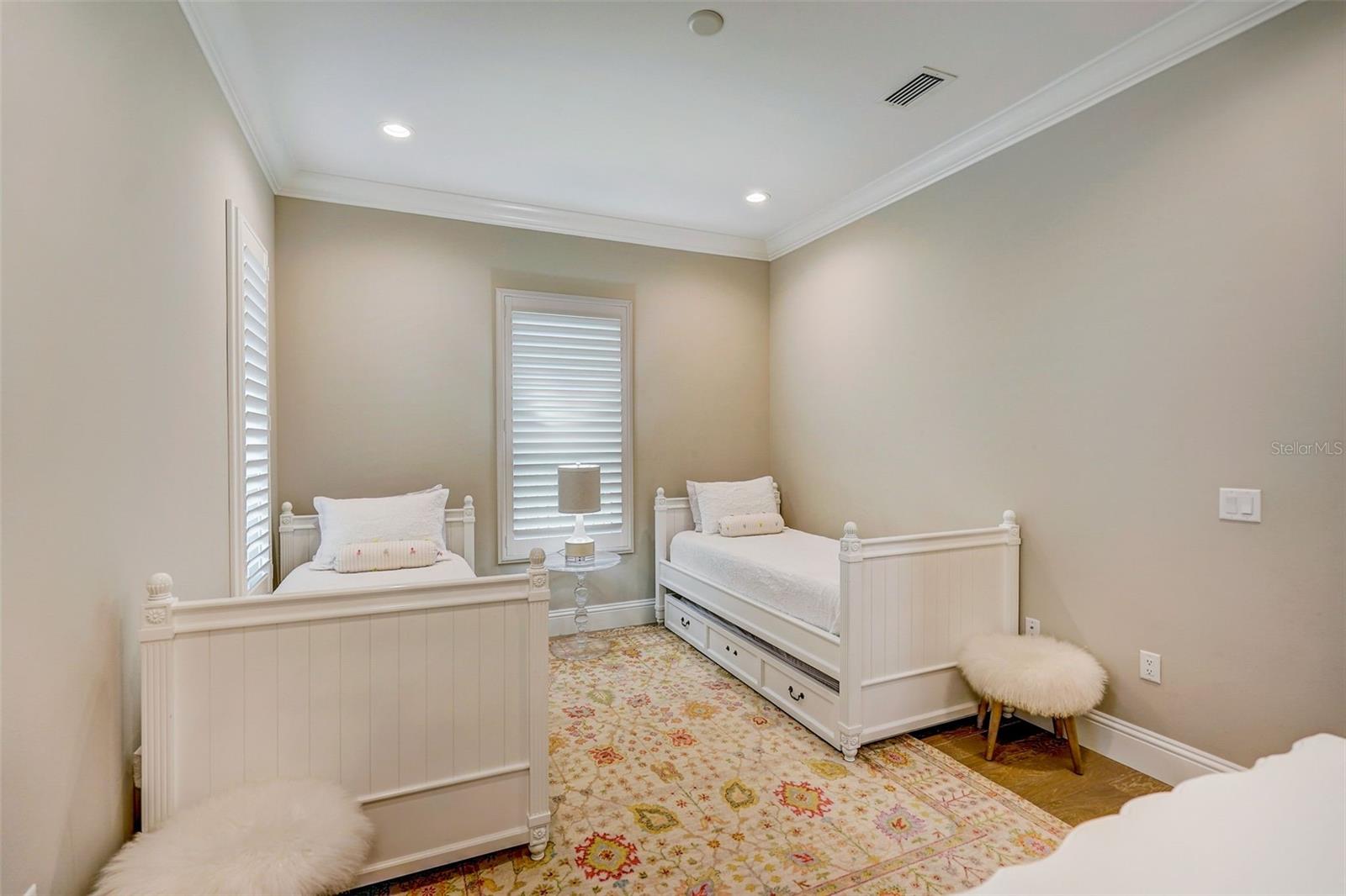 Image 27 of 67 For 125 Blvd Of Presidents