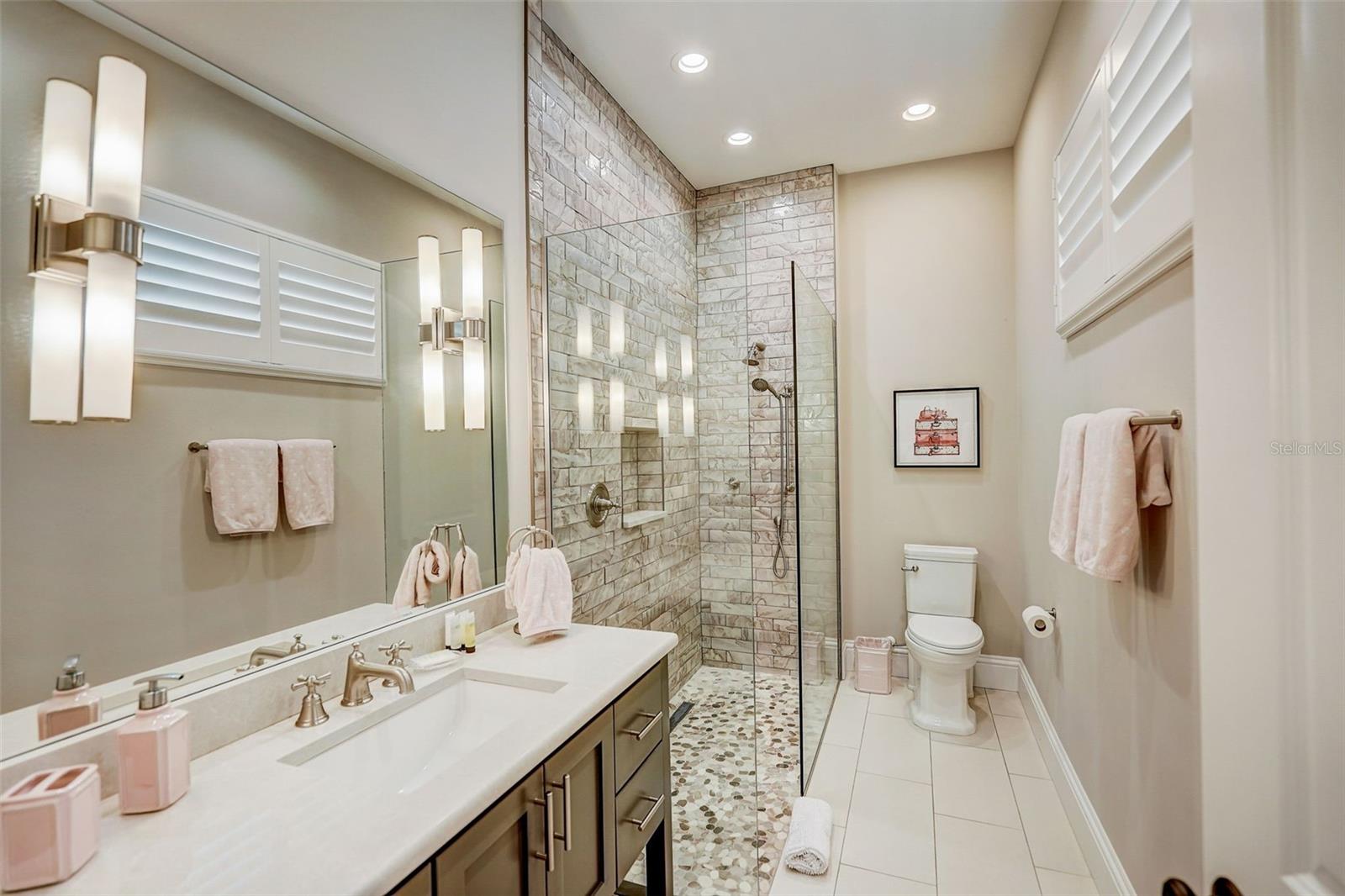 Image 29 of 67 For 125 Blvd Of Presidents